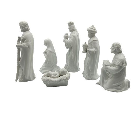 Vintage Nativity of Holy Family and Wise men Set, 6 Pieces in White Bisque - Picture 4 of 7
